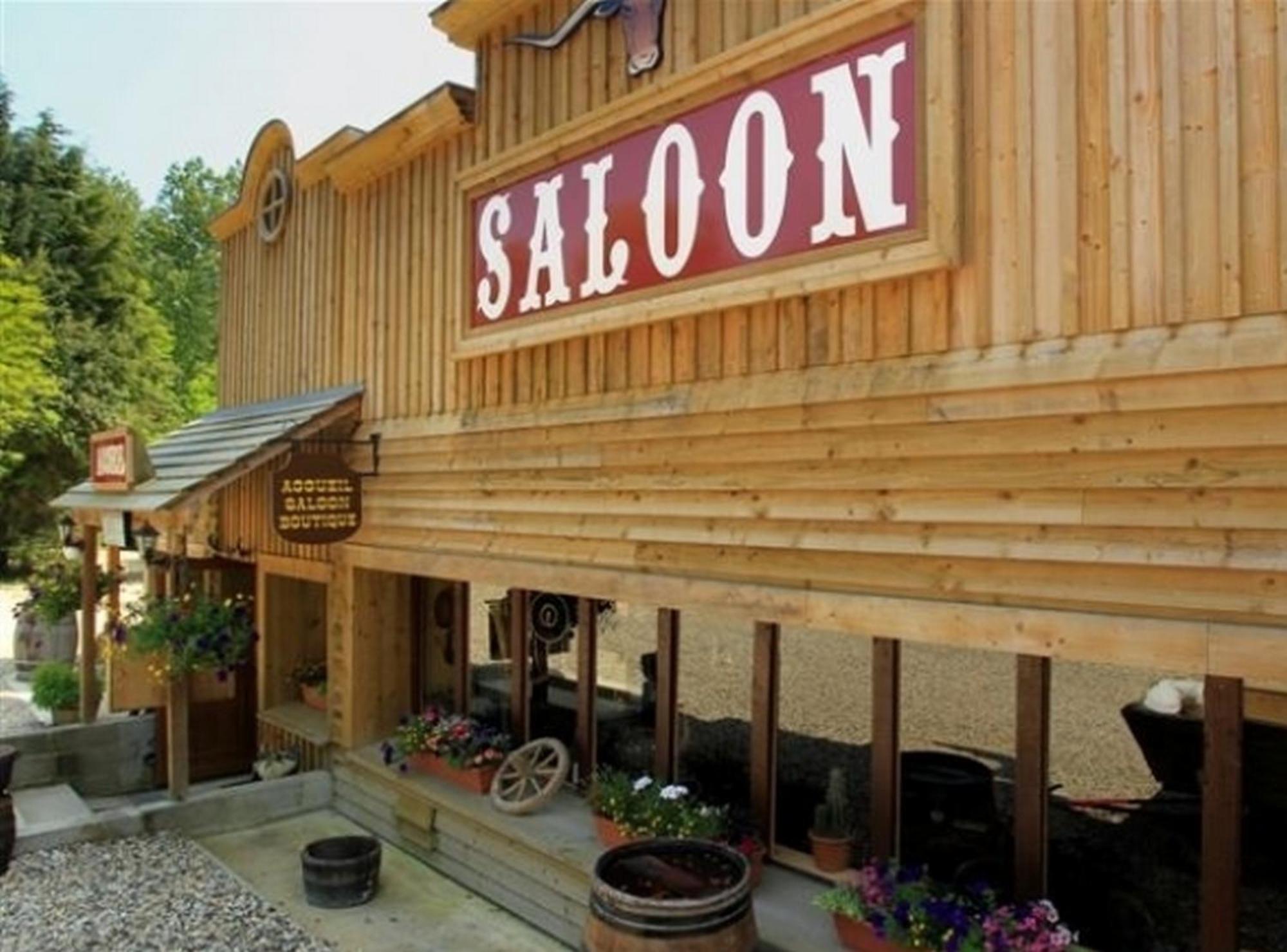 Etangs Du Moulin Hotel Suzy Exterior photo